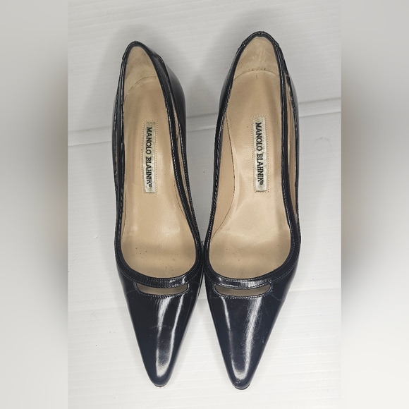 Authentic Manolo Blahnik Navy Blue Patent Leather Classic Pumps Size 35.5 - Picture 3 of 10